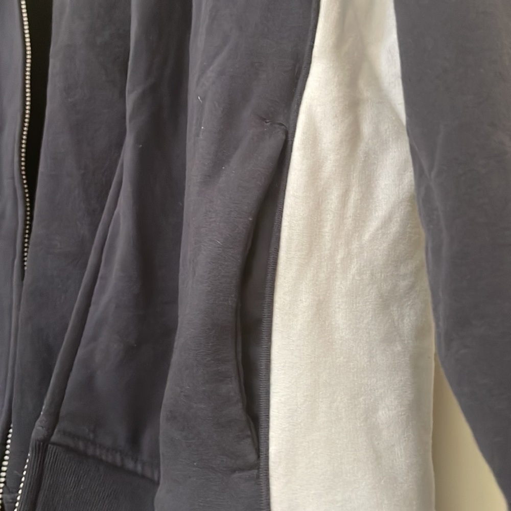 Sweatshirt - Picture 4 of 6
